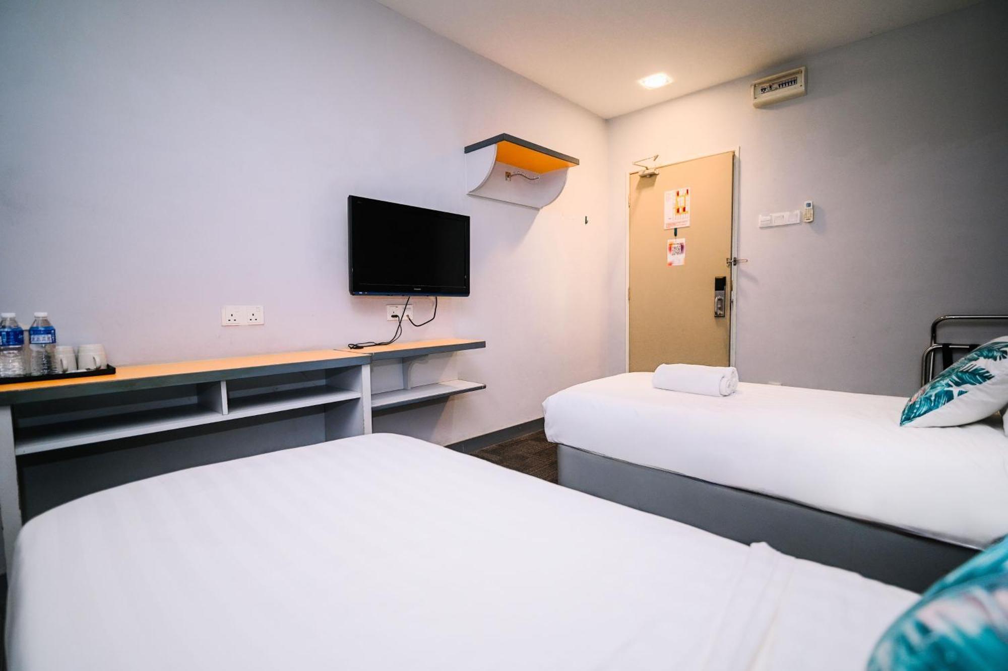 Swing & Pillows - Kl Sg Besi Formerly Known As U Pac Hotel Kuala Lumpur Bagian luar foto