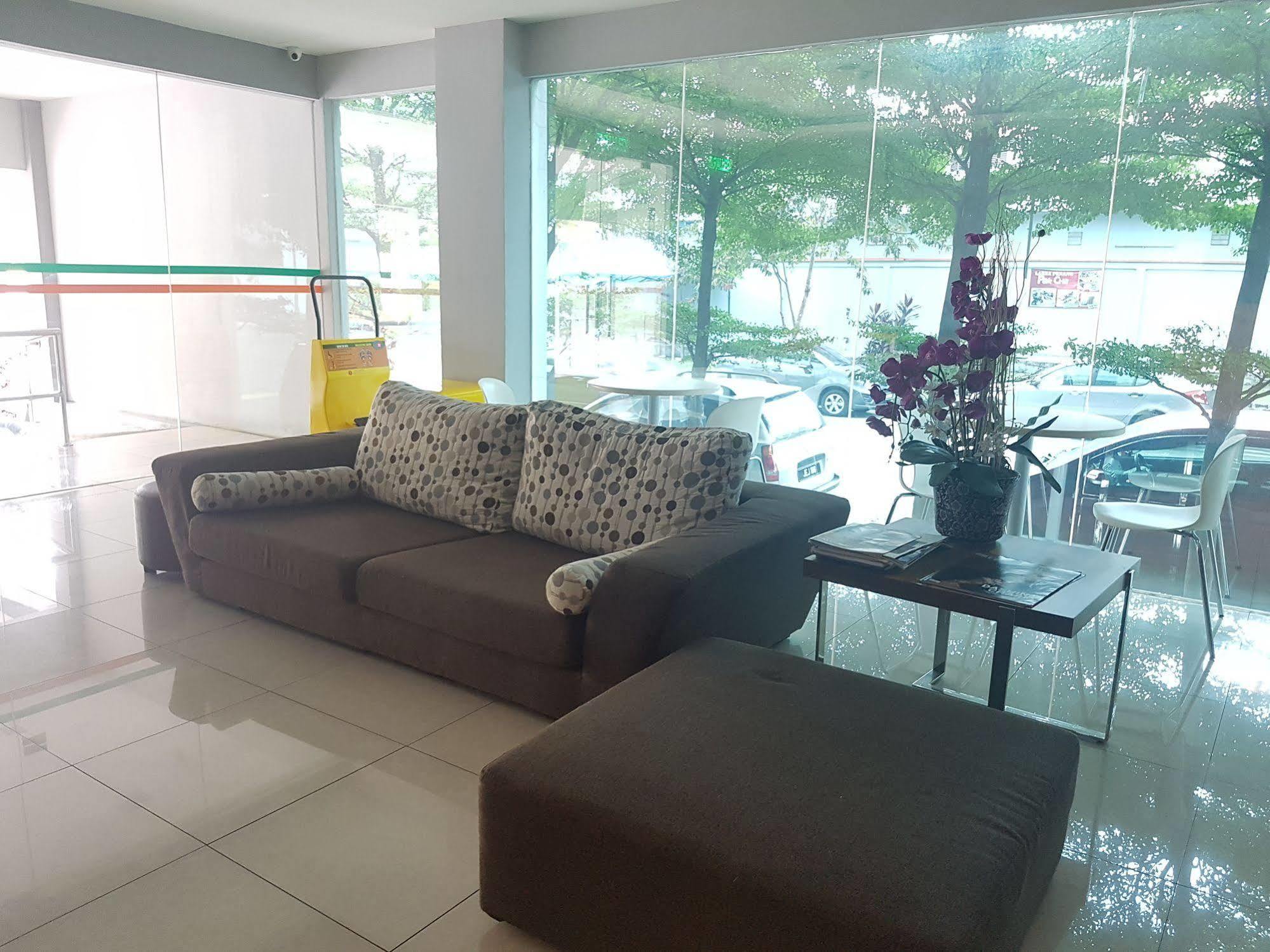 Swing & Pillows - Kl Sg Besi Formerly Known As U Pac Hotel Kuala Lumpur Bagian luar foto