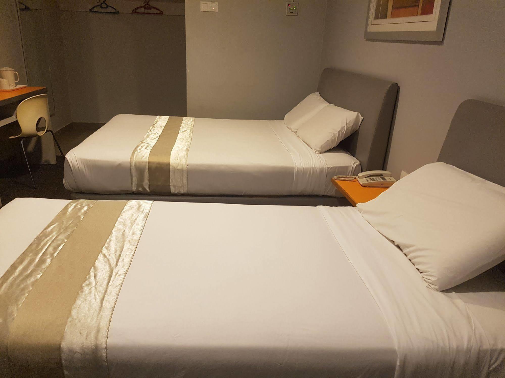 Swing & Pillows - Kl Sg Besi Formerly Known As U Pac Hotel Kuala Lumpur Bagian luar foto