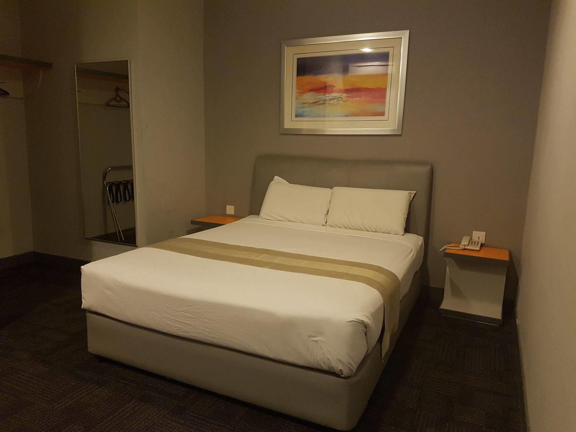 Swing & Pillows - Kl Sg Besi Formerly Known As U Pac Hotel Kuala Lumpur Bagian luar foto