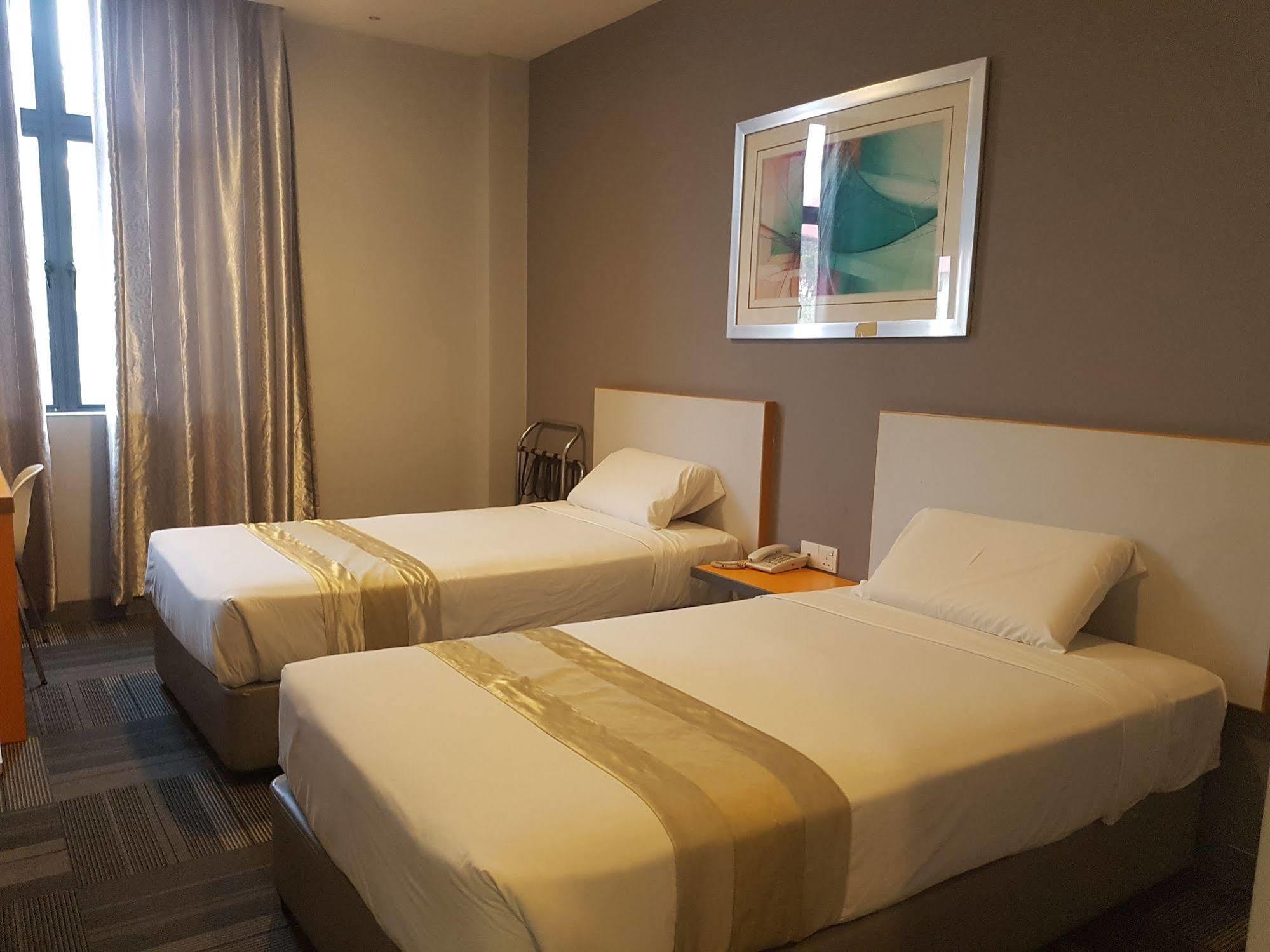 Swing & Pillows - Kl Sg Besi Formerly Known As U Pac Hotel Kuala Lumpur Bagian luar foto